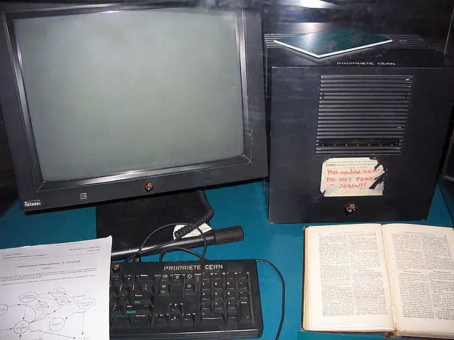 Il primo server web usato da Tim Berners-Lee.
First Web server used by Tim Berners-Lee